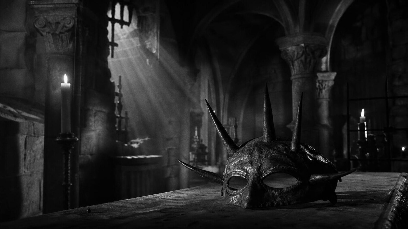 Black Sunday: recensione della strega che ritorna dal ferro