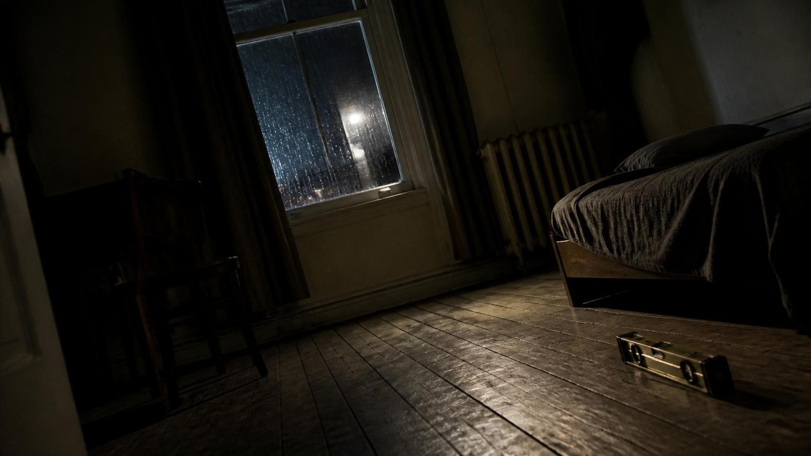 La stanza pendeva di un grado ogni notte