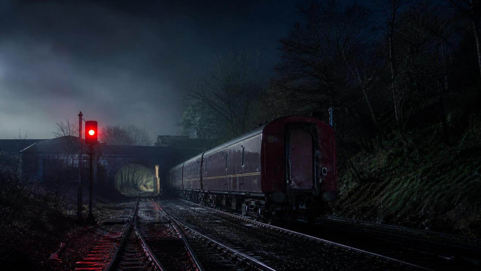 Perché i treni notturni generano storie di fantasmi